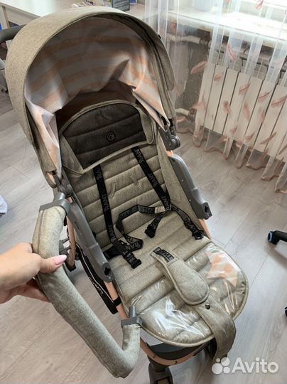 Прогулочная коляска