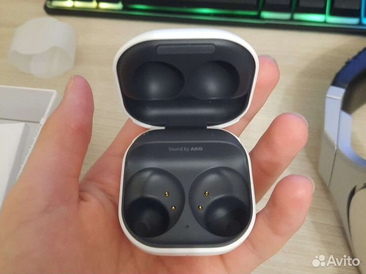 Кейс от наушников Samsung galaxy Buds2