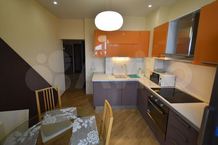 2-к. квартира, 65 м², 2/10 эт.