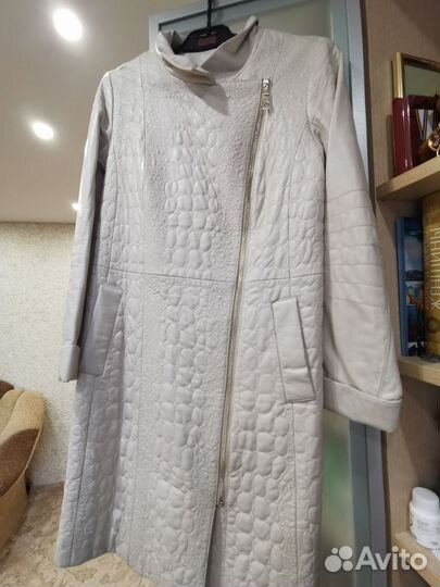 Кожаное женское пальто