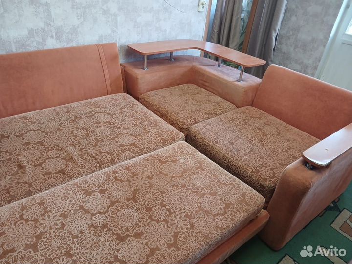 Большой угловой диван бу