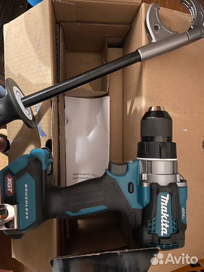 Аккумуляторная дрель-шуруповерт Makita DF001GZ + а