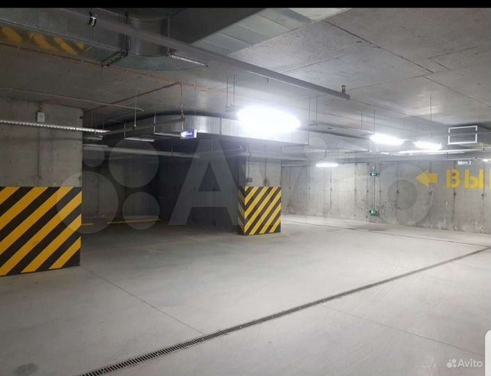 Машиноместо, 13 м²