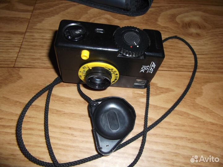 Винтажный фотик со знаком качества Premier yakumo