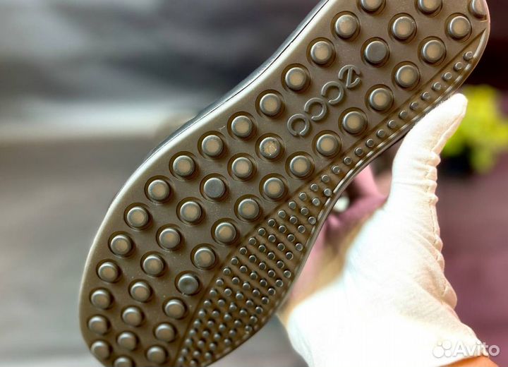 Кроссовки Ecco стильные