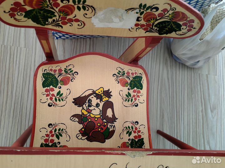 Детский столик, стул, этажерка для игрушек