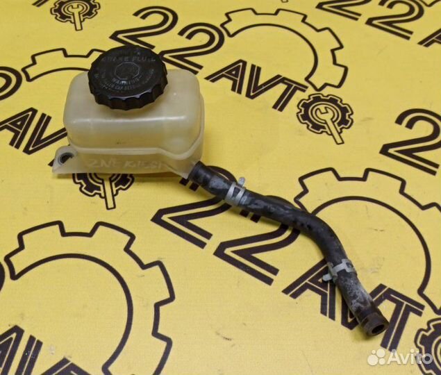 Бачок тормозной жидкости Toyota Wish ZNE10 1ZZ-FE