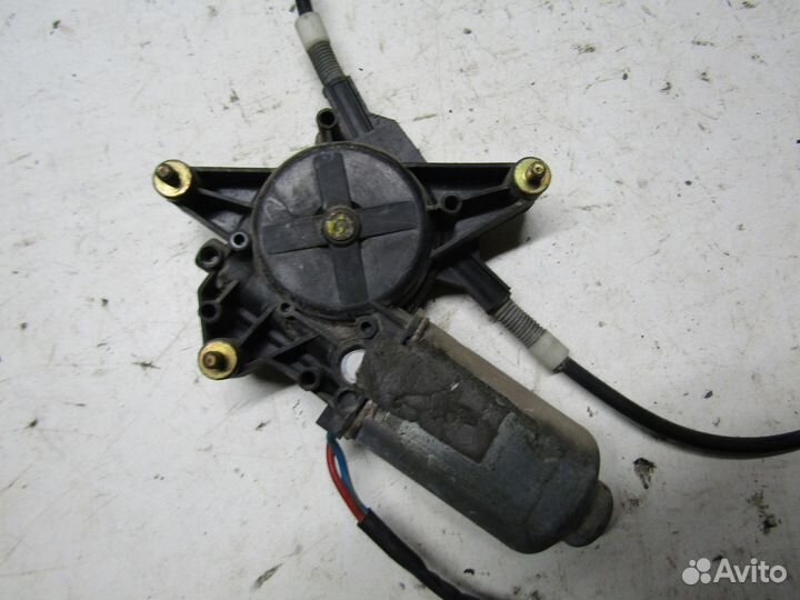 Стеклоподъемник электрический задней двери Прав