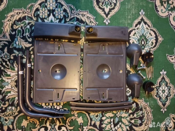 Подставки для колонок для крепления на стене