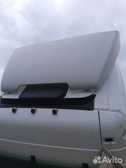 Верхний спойлер Mercedes Actros