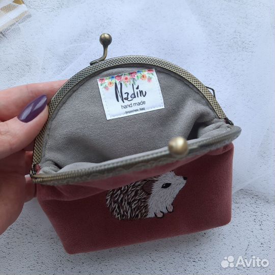 Кошелёк с фермуаром и вышивкой ручной работы