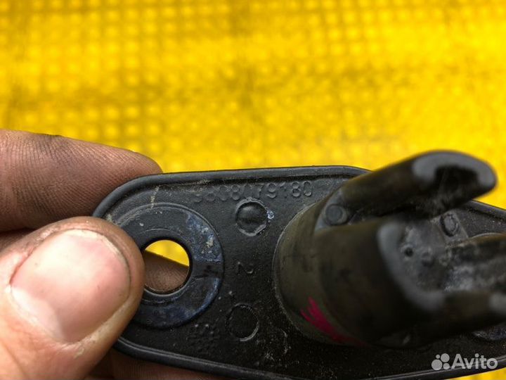 Направляющая задняя Peugeot Traveller combi L3 H1