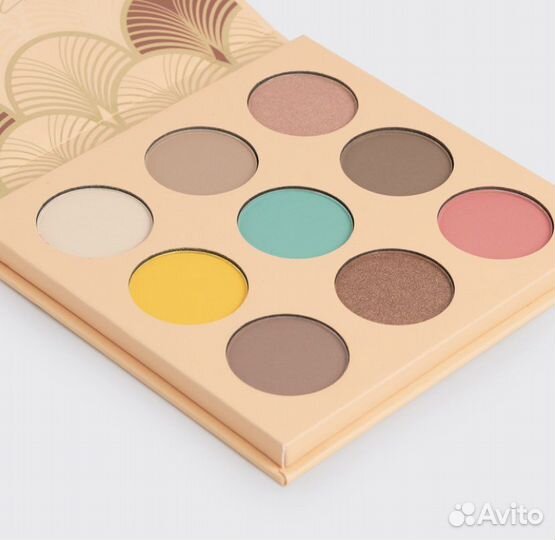 Vivienne Sabo тени