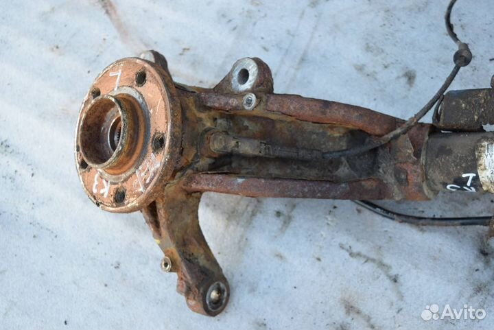 Ступица передняя левая Volvo XC60 2012