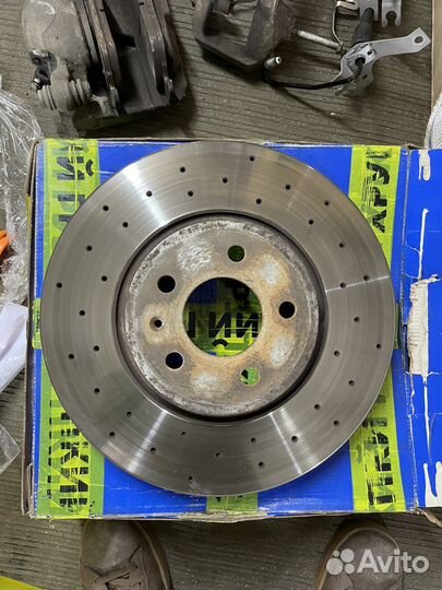 Передние тормоза Audi A4 B8, A5 8T