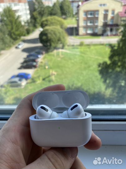 Беспроводные наушники apple airpods