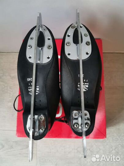 Профессиональные фигурные коньки Edea