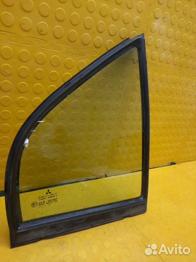 Стекло боковое заднее правое Mitsubishi Carisma DA