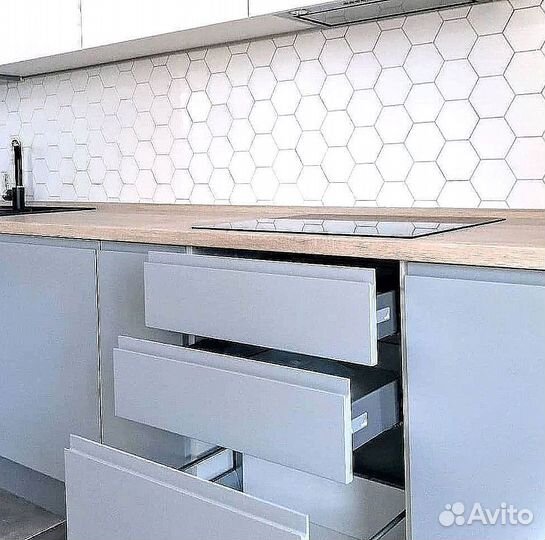 Кухня в потолок