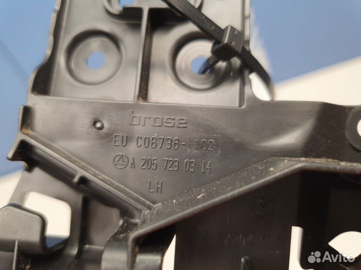 Кронштейн замка двери передний левый Mercedes C-klasse W205 2014