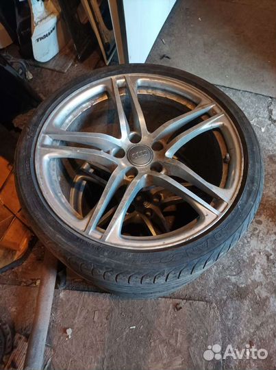 2 колёса на дисках кованных Audi R8 R19