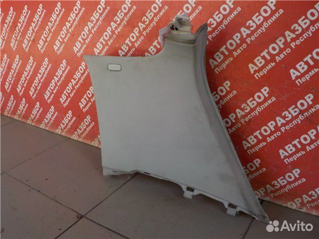 Накладка стойки задняя правая Volkswagen Golf plus