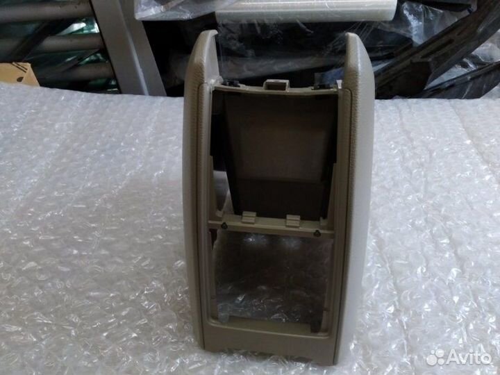 Консоль подлокотника Volvo Xc90 2002 - 2014