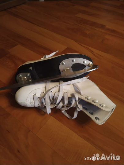 Коньки фигурные Nikole