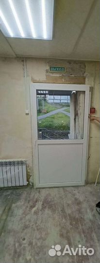 Дверь пластиковая с замком