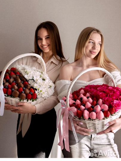 Съедобные букеты из клубники