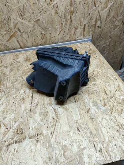 Корпус воздушного фильтра Nissan AD Y11 QG18