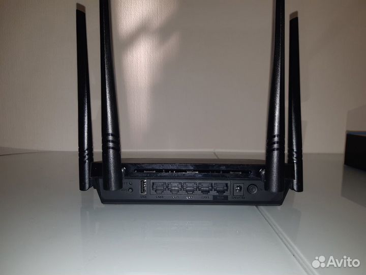 Роутер D-Link DIR-825