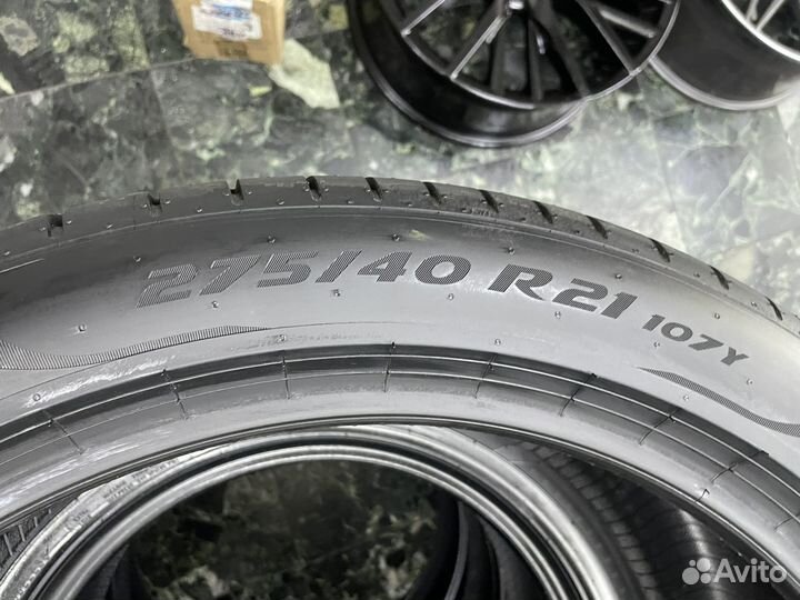 Pirelli P Zero 275/40 R21 и 315/35 R21 107Y