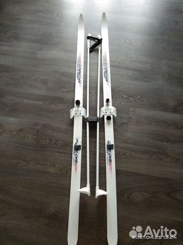 Продам лыжи с ботинками
