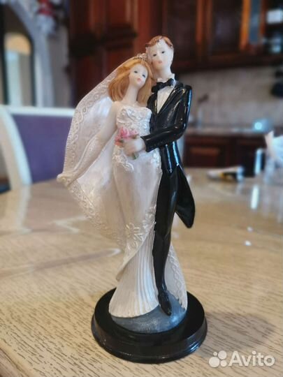 Статуэтка на торт