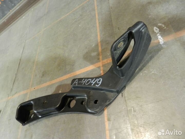 Кронштейн бампера переднего-Mercedes-Benz GLC X253