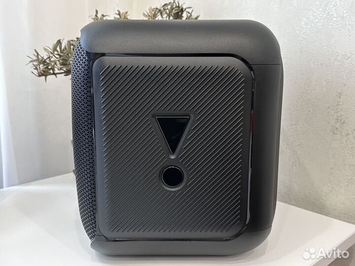 Jbl PartyBox Encore с микрофоном