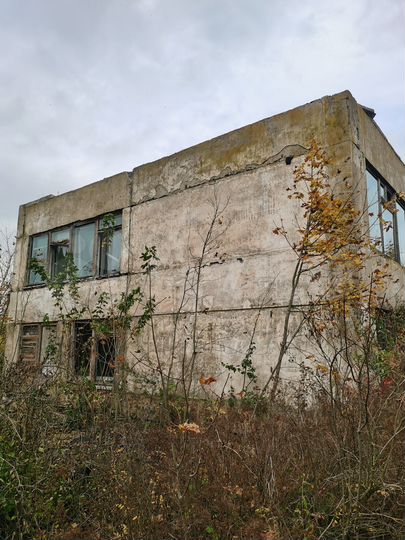 Дом 1200 м² на участке 12 га