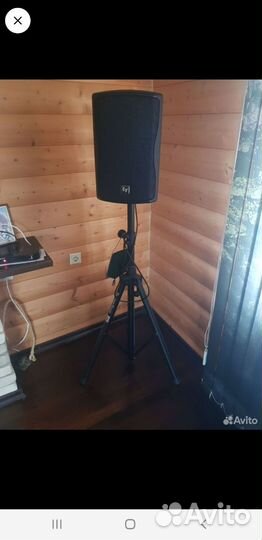 Стойки для акустических колонок