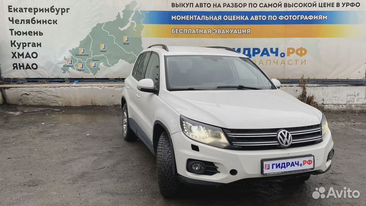 Обшивка стойки средней правой нижняя Volkswagen Ti