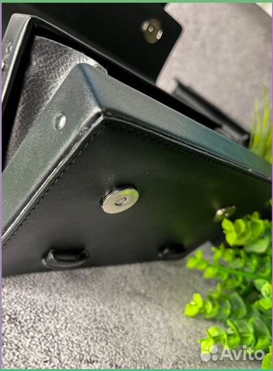 Барсетка-слинг для мужчин из кожи