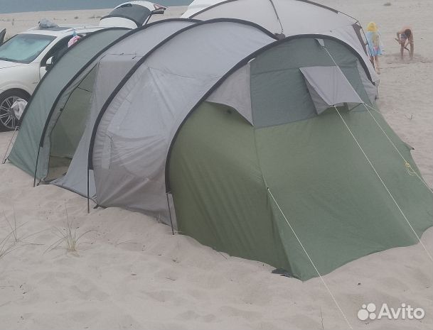 Палатка (повидавшая многое)