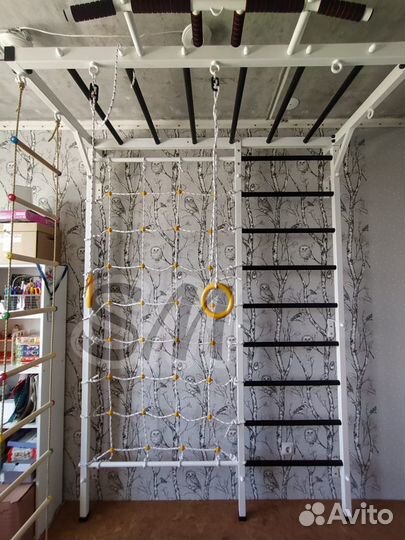 Шведская стенка с рукаходом и сеткой лазанкой