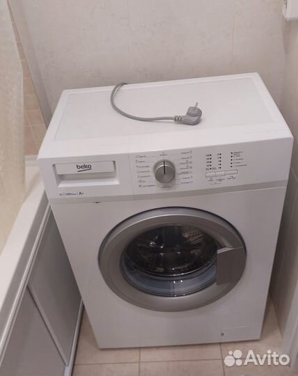 Стиральная машина Beko WDN635P1BSW