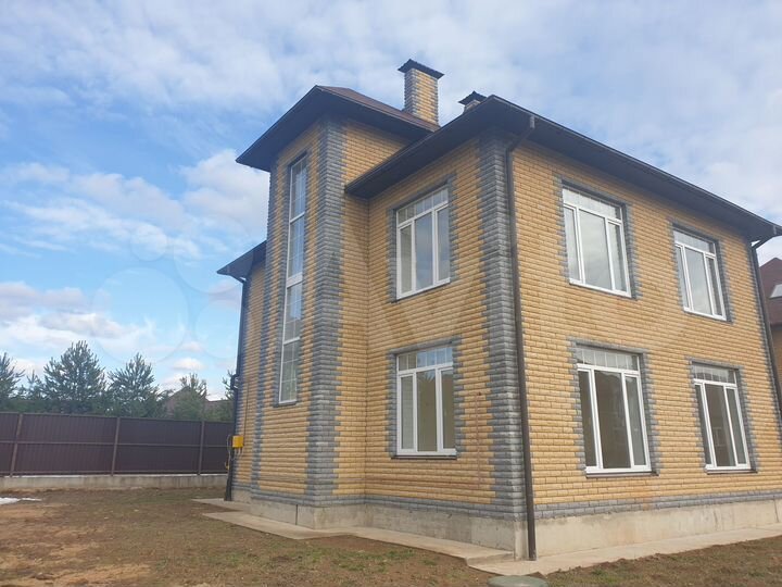 Коттедж 195,8 м² на участке 8 сот.