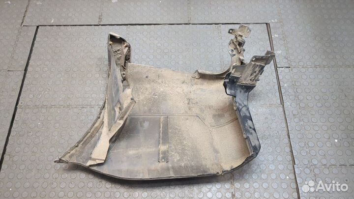 Клык бампера левый задний Mitsubishi Pajero