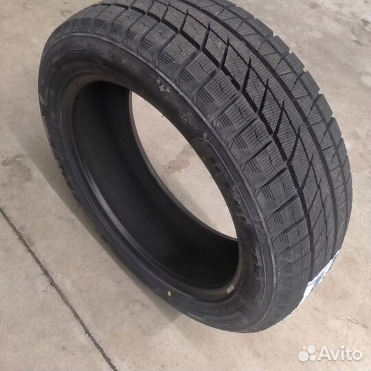 Sailun Ice Blazer Arctic EVO 225/45 R19 96V