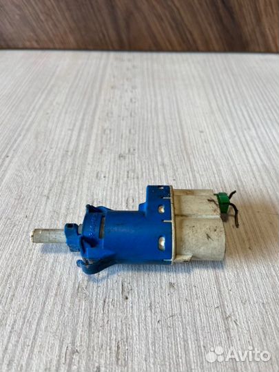 Датчик включения стопсигнала Ford Focus