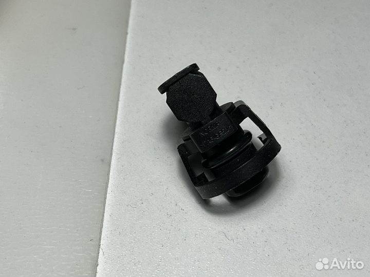 Штуцеры на трубки обогрева дроссельной