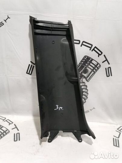 Обшивка стойки средняя правая Volkswagen Golf MK6